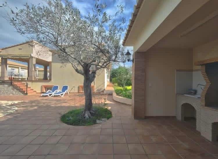 4 bedroom Villa for sale in Denia with pool garage - € 795,000 (Ref: 9854344)