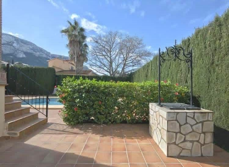 4 bedroom Villa for sale in Denia with pool garage - € 795,000 (Ref: 9854344)