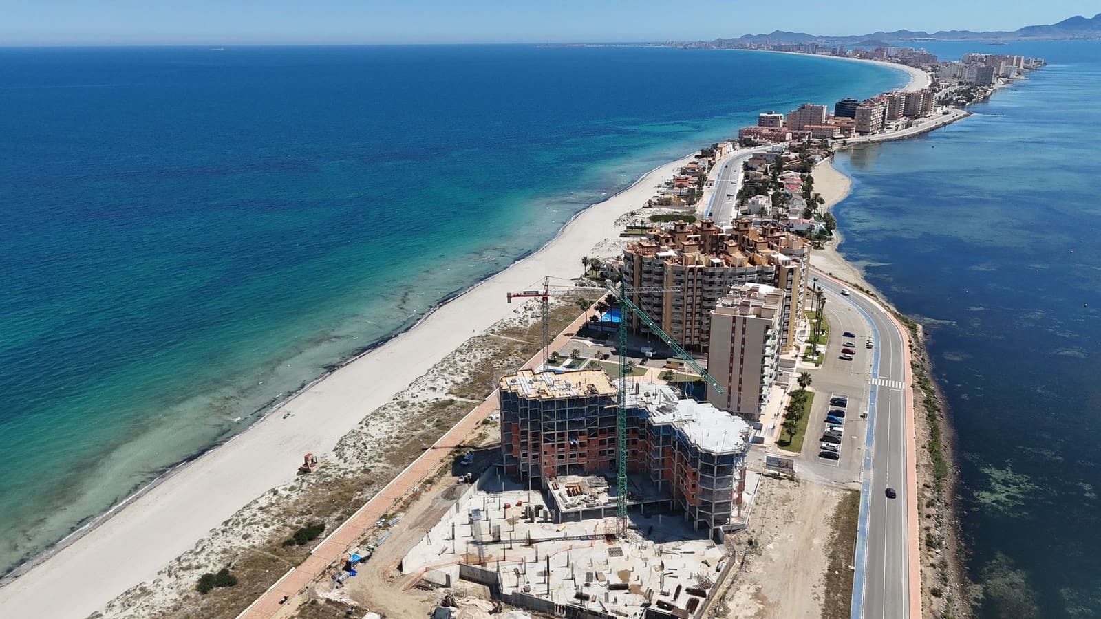 2 soverom Leilighet til salgs i La Manga del Mar Menor med svømmebasseng garasje - € 237 132 (Ref: 9013178)