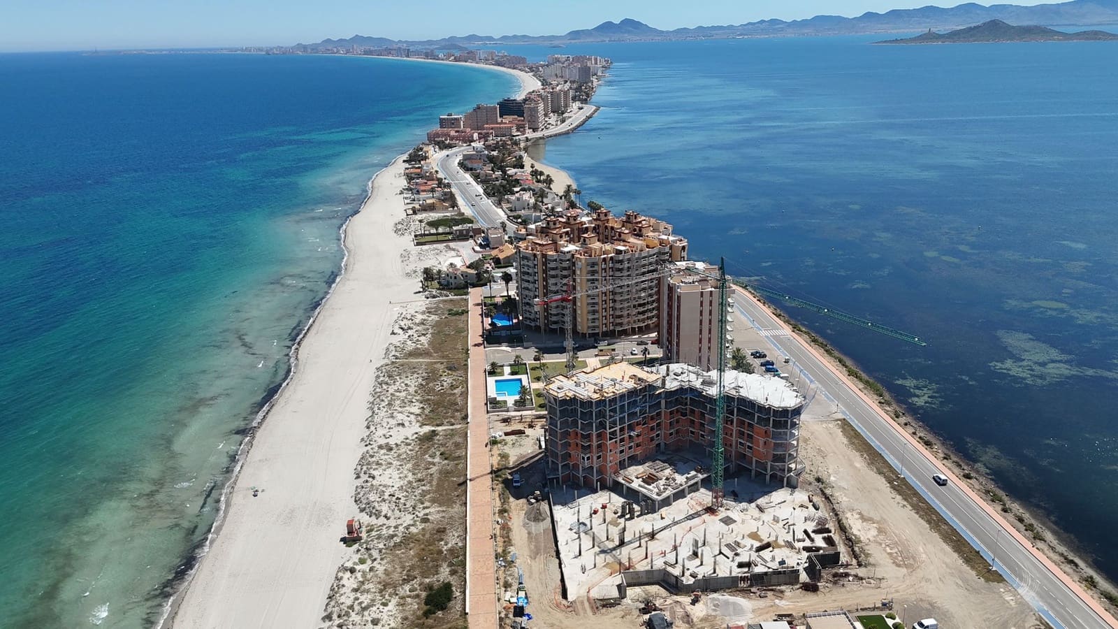 2 soverom Leilighet til salgs i La Manga del Mar Menor med svømmebasseng garasje - € 237 132 (Ref: 9013178)