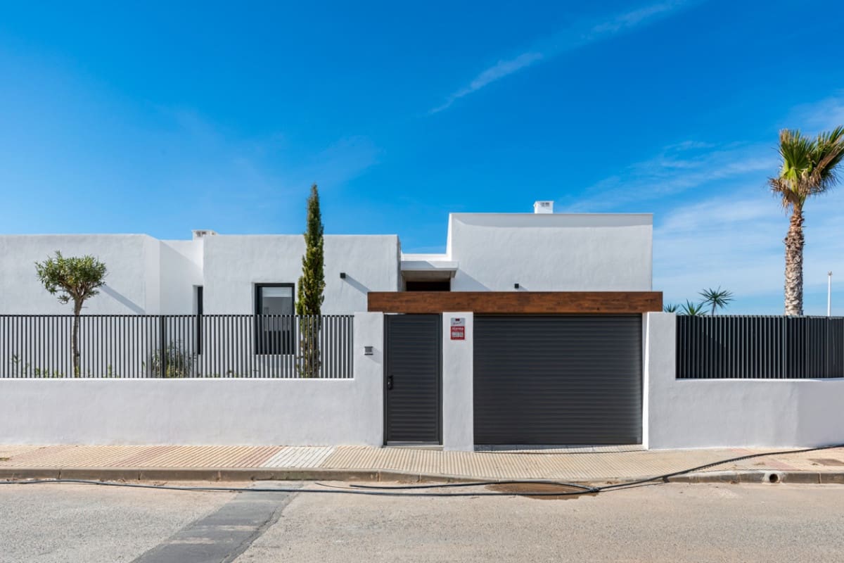 3 makuuhuone Huvila myytävänä paikassa Mar de Cristal mukana uima-altaan - 549 000 € (Ref: 9546837)