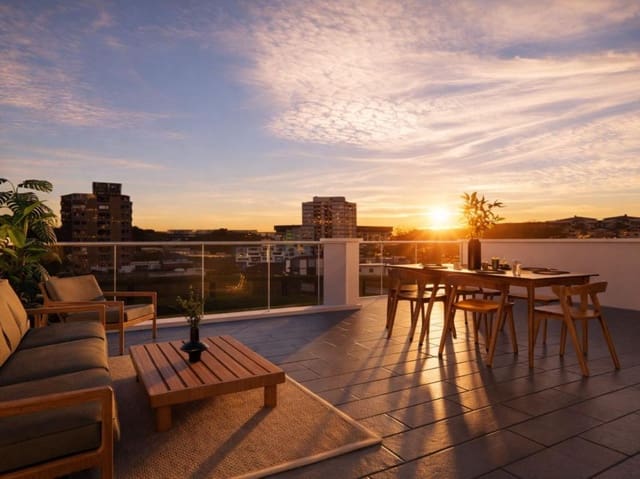 Chalet de 3 habitaciones en Centro, Los Alcázares en venta con piscina garaje - 590.000 € (Ref: 9571511)