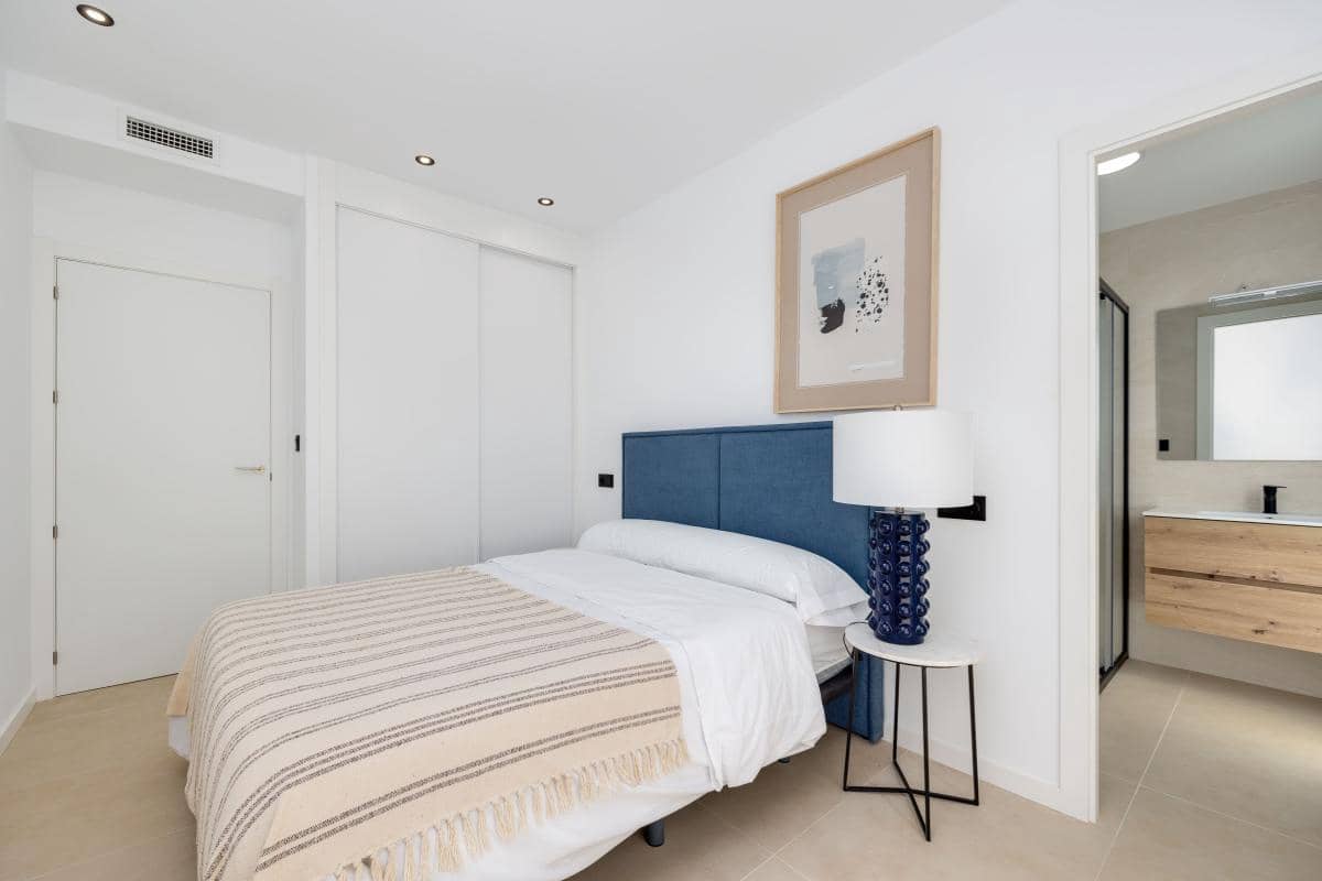 4 soveværelse Villa til salg i Los Alcazares med swimmingpool garage - € 685.000 (Ref: 9571512)