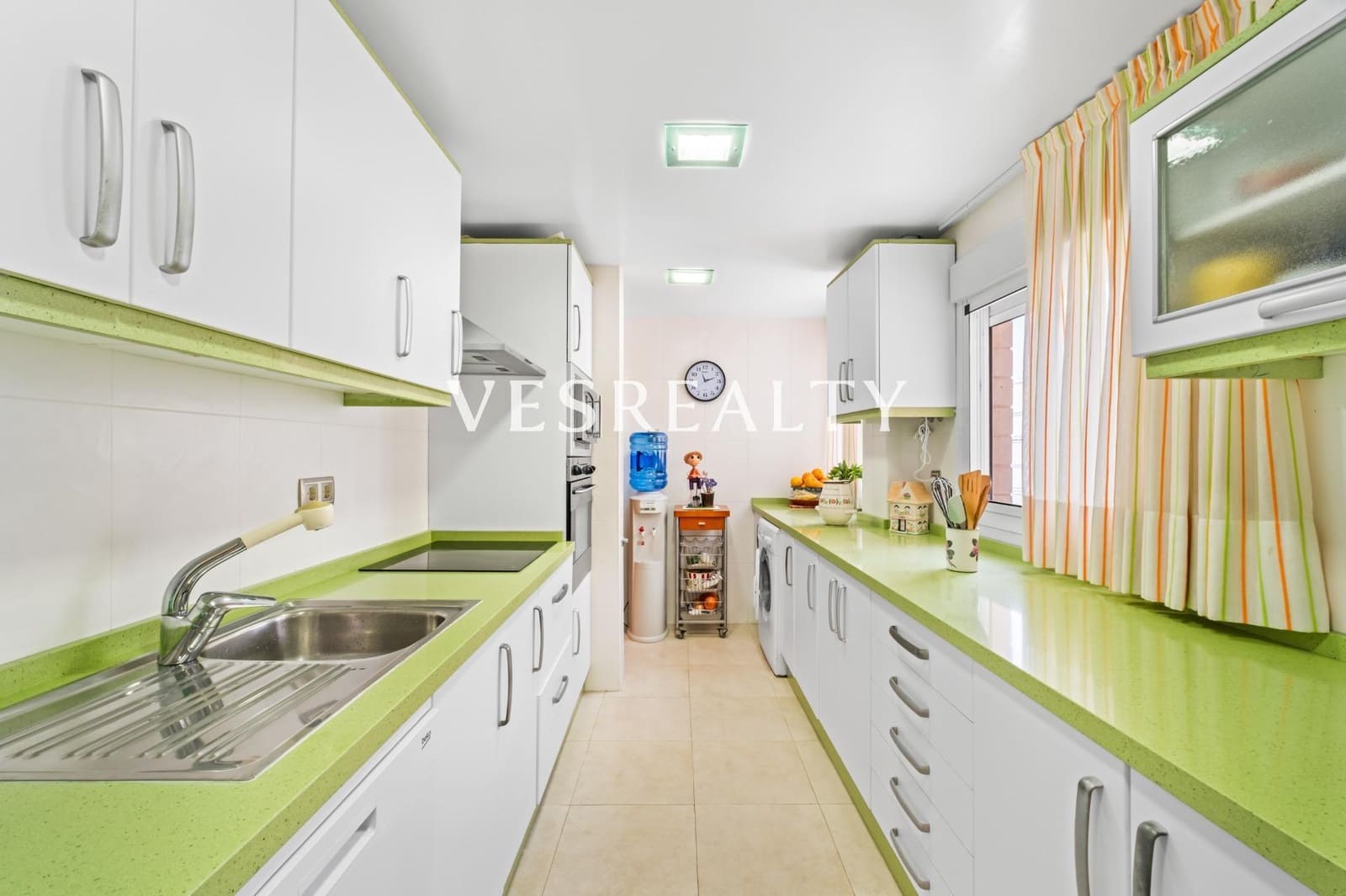 4 slaapkamer Appartement te koop in Alicante stad met zwembad - € 490.000 (Ref: 10047537)