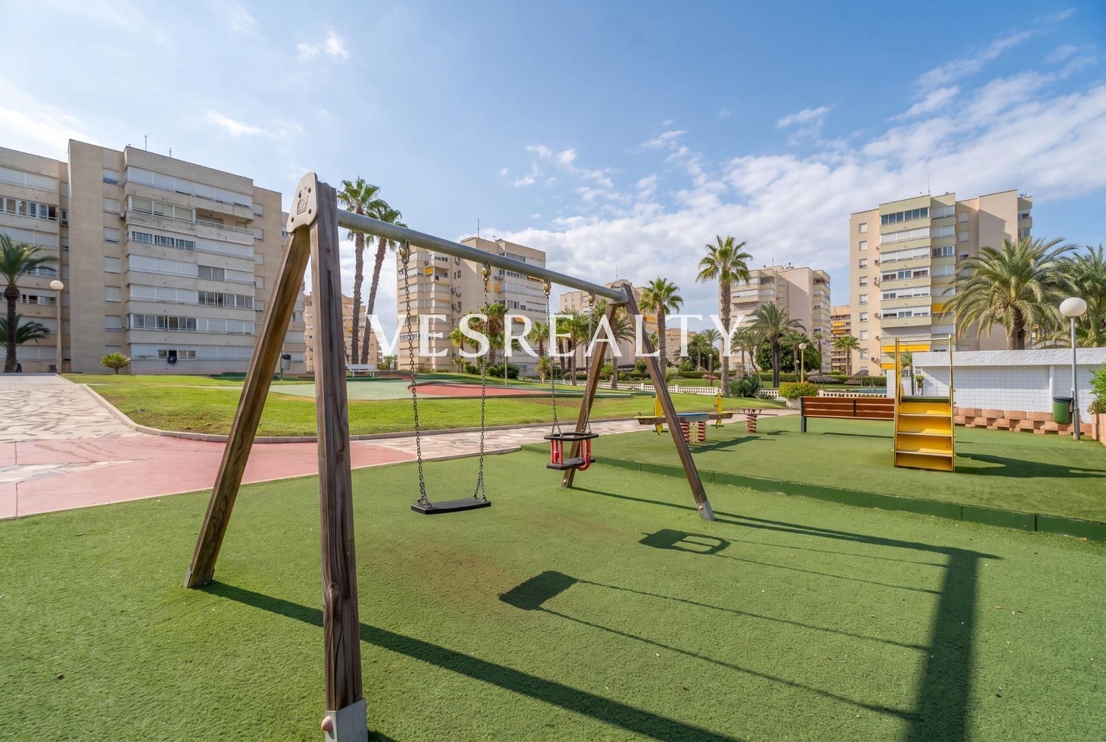 4 slaapkamer Appartement te koop in Alicante stad met zwembad - € 490.000 (Ref: 10047537)