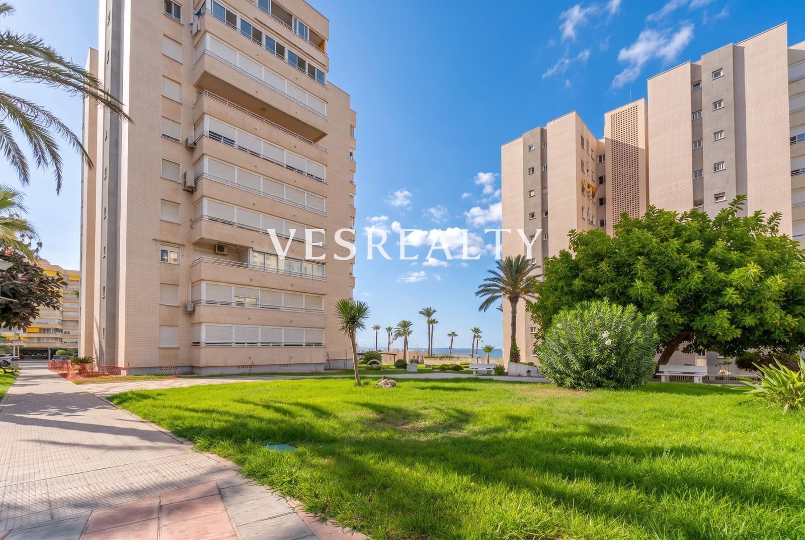 4 slaapkamer Appartement te koop in Alicante stad met zwembad - € 490.000 (Ref: 10047537)