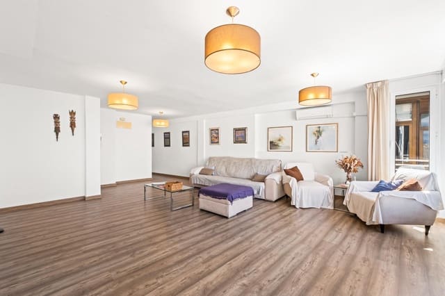 2 soveværelse Lejlighed til salg i Mercado, Alicante by - € 395.000 (Ref: 10070860)