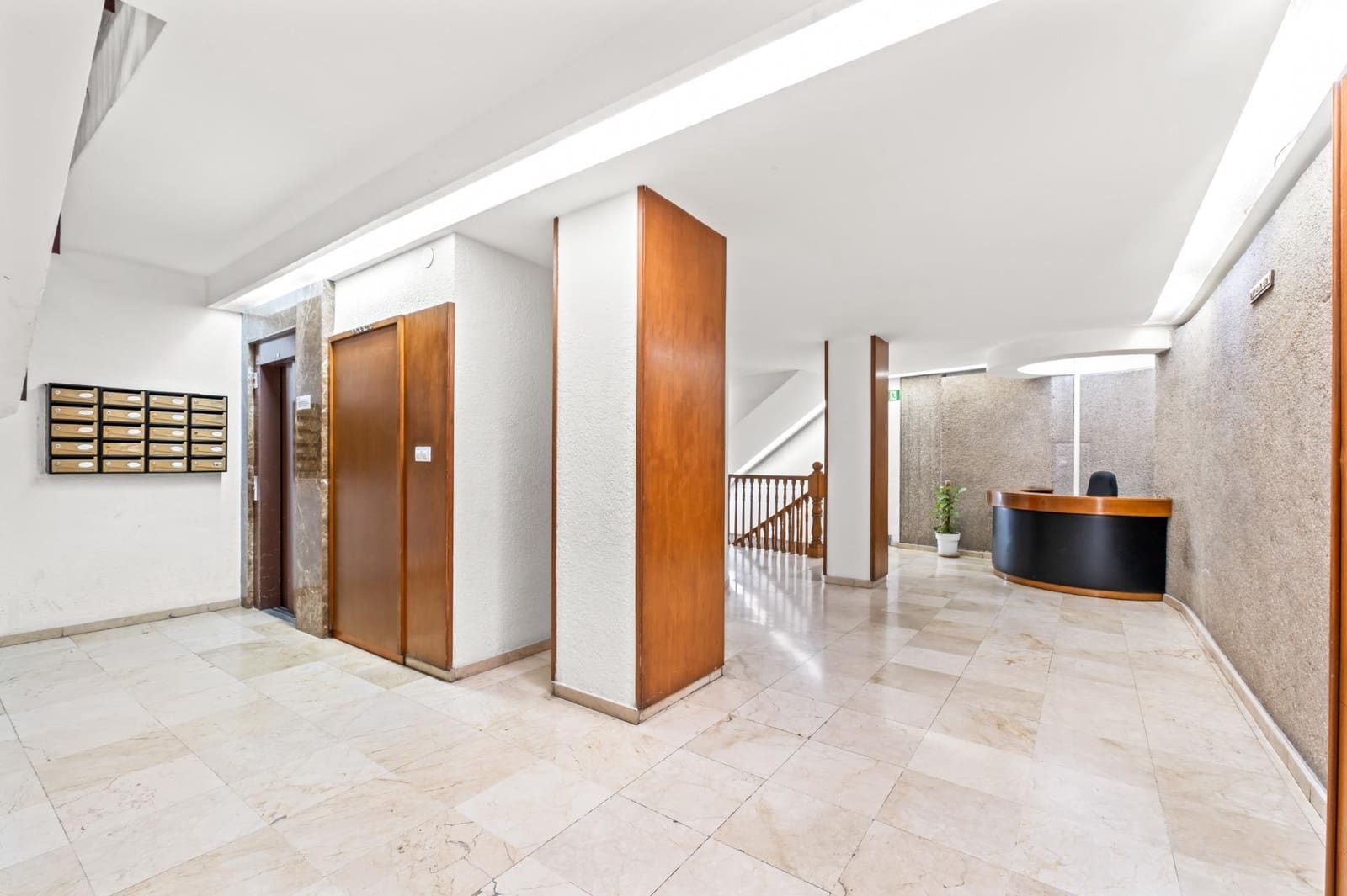 2 soveværelse Lejlighed til salg i Alicante by - € 395.000 (Ref: 10070860)