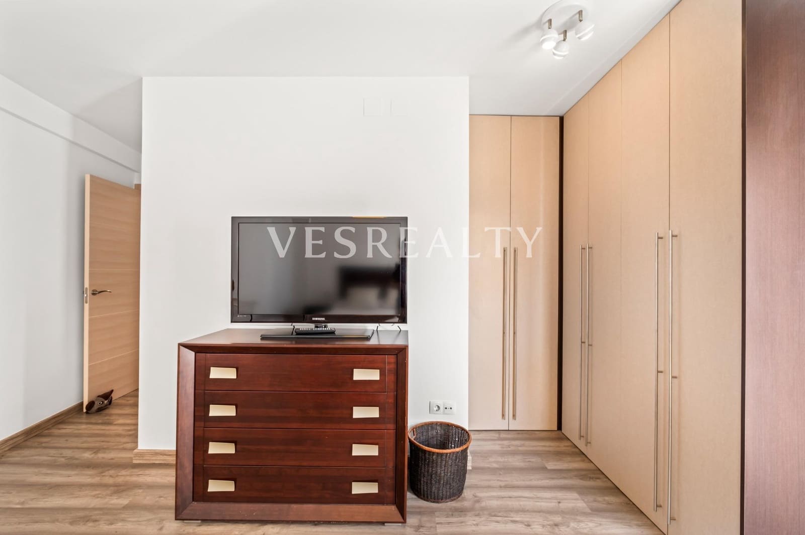 2 bedroom Flat for sale in Alicante / Alacant city - € 395,000 (Ref: 10070860)