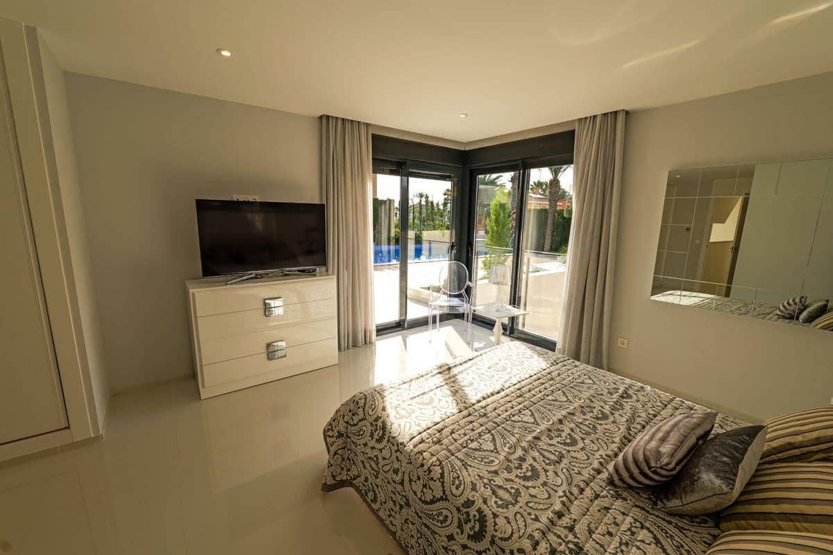 3 soveværelse Villa til salg i La Veleta med swimmingpool garage - € 1.630.000 (Ref: 10139939)