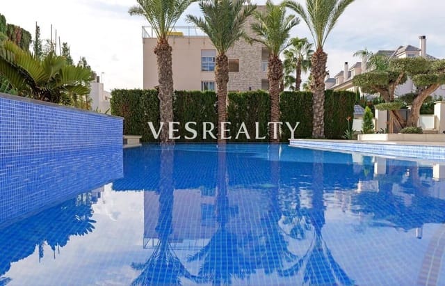 3 makuuhuone Huvila myytävänä paikassa La Veleta, Torrevieja mukana uima-altaan 
autotalli - 1 630 000 € (Ref: 10139939)