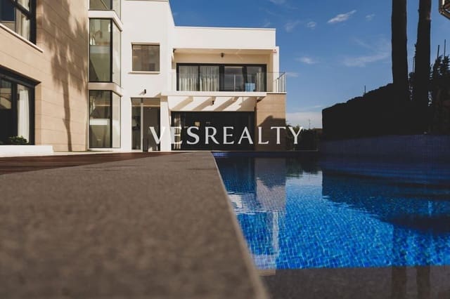 3 makuuhuone Huvila myytävänä paikassa La Veleta, Torrevieja mukana uima-altaan 
autotalli - 1 630 000 € (Ref: 10139939)