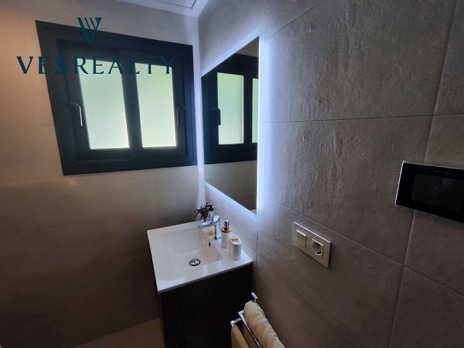 4 soverom Villa til salgs i La Nucia med garasje - € 600 000 (Ref: 8944693)