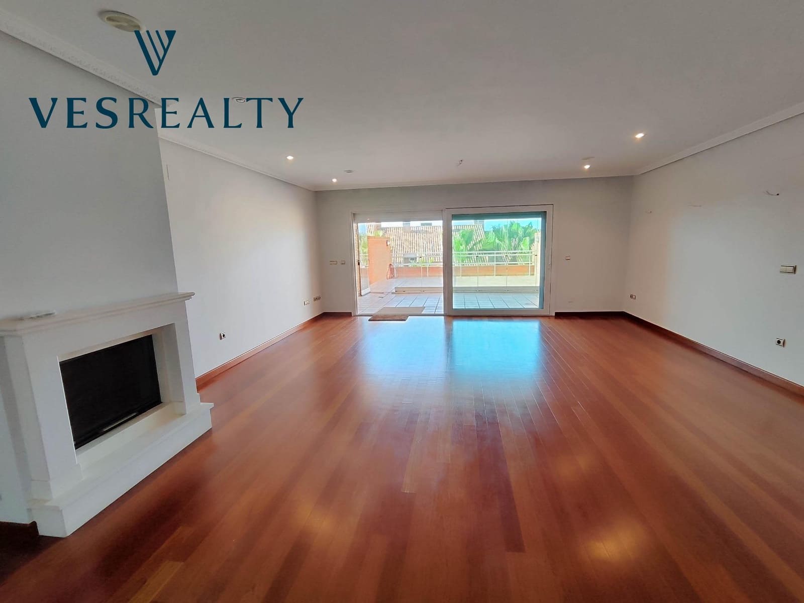 12 soveværelse Rækkehus til salg i Playa de San Juan med swimmingpool - € 1.145.000 (Ref: 8944694)