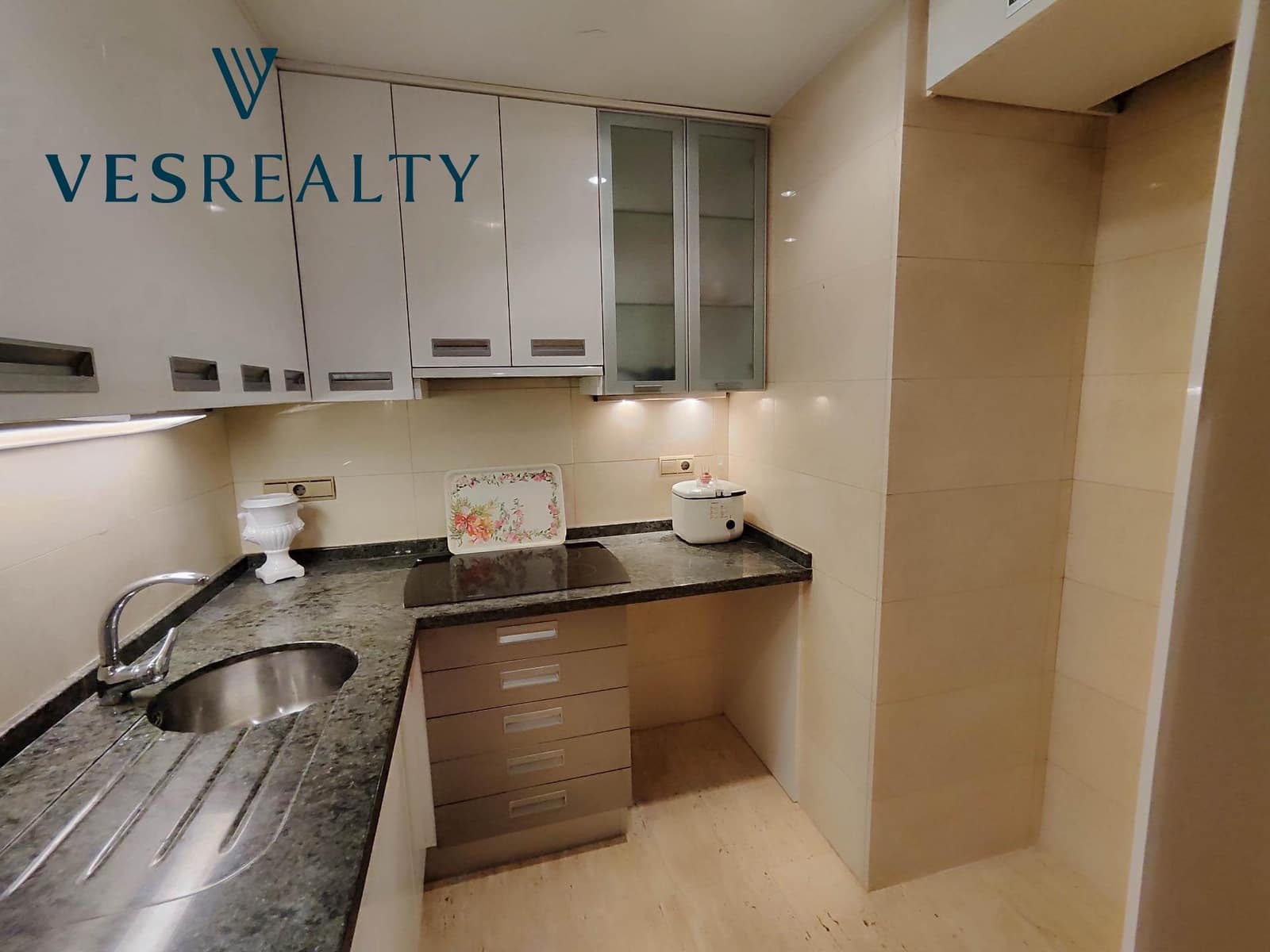 12 soveværelse Rækkehus til salg i Playa de San Juan med swimmingpool - € 1.145.000 (Ref: 8944694)