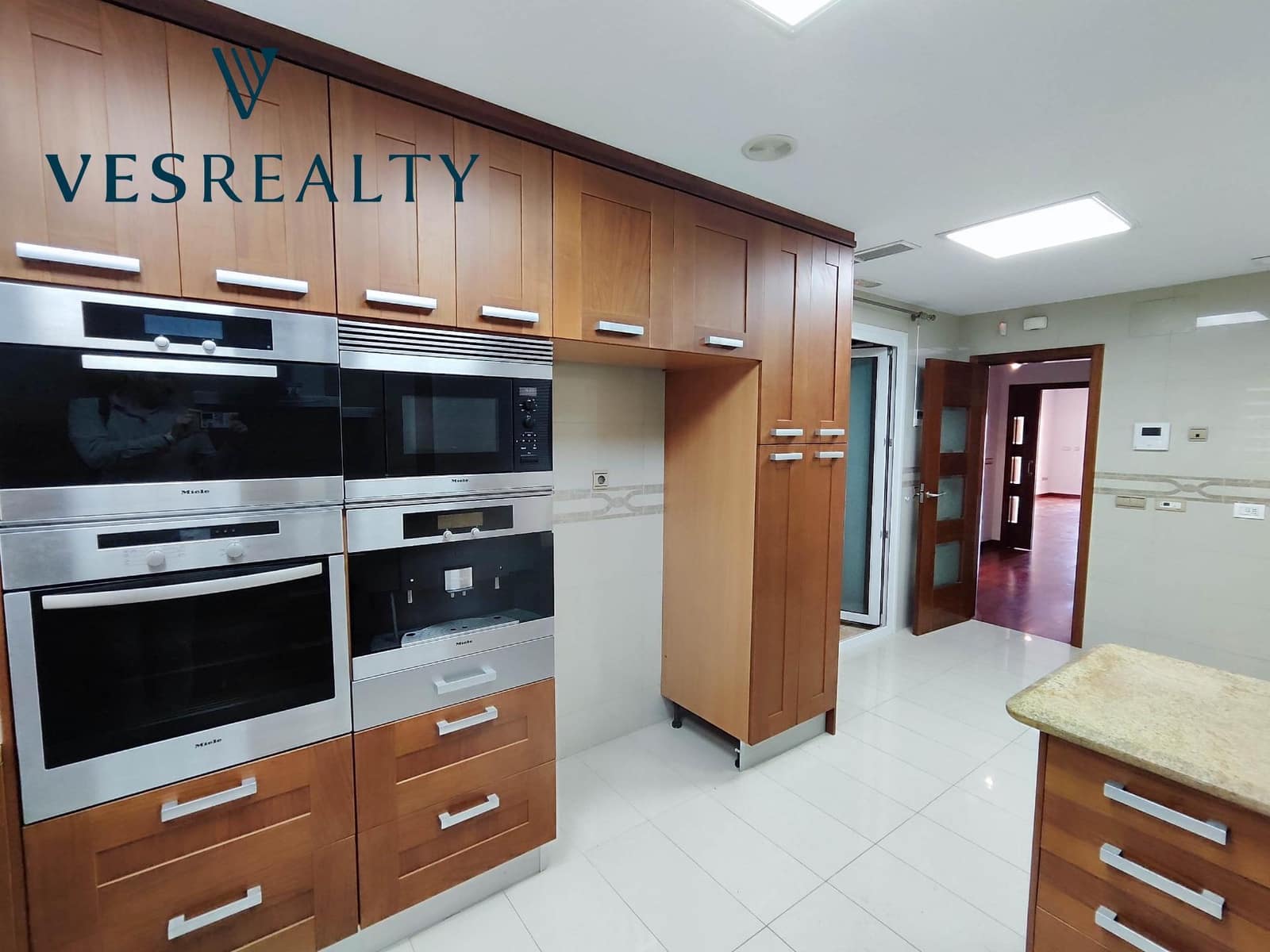 12 soveværelse Rækkehus til salg i Playa de San Juan med swimmingpool - € 1.145.000 (Ref: 8944694)