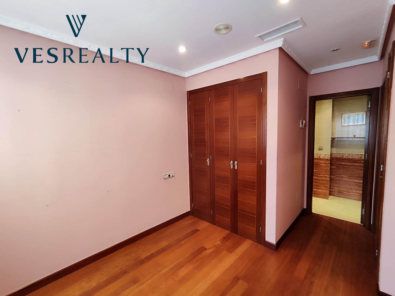 12 soveværelse Rækkehus til salg i Playa de San Juan med swimmingpool - € 1.145.000 (Ref: 8944694)