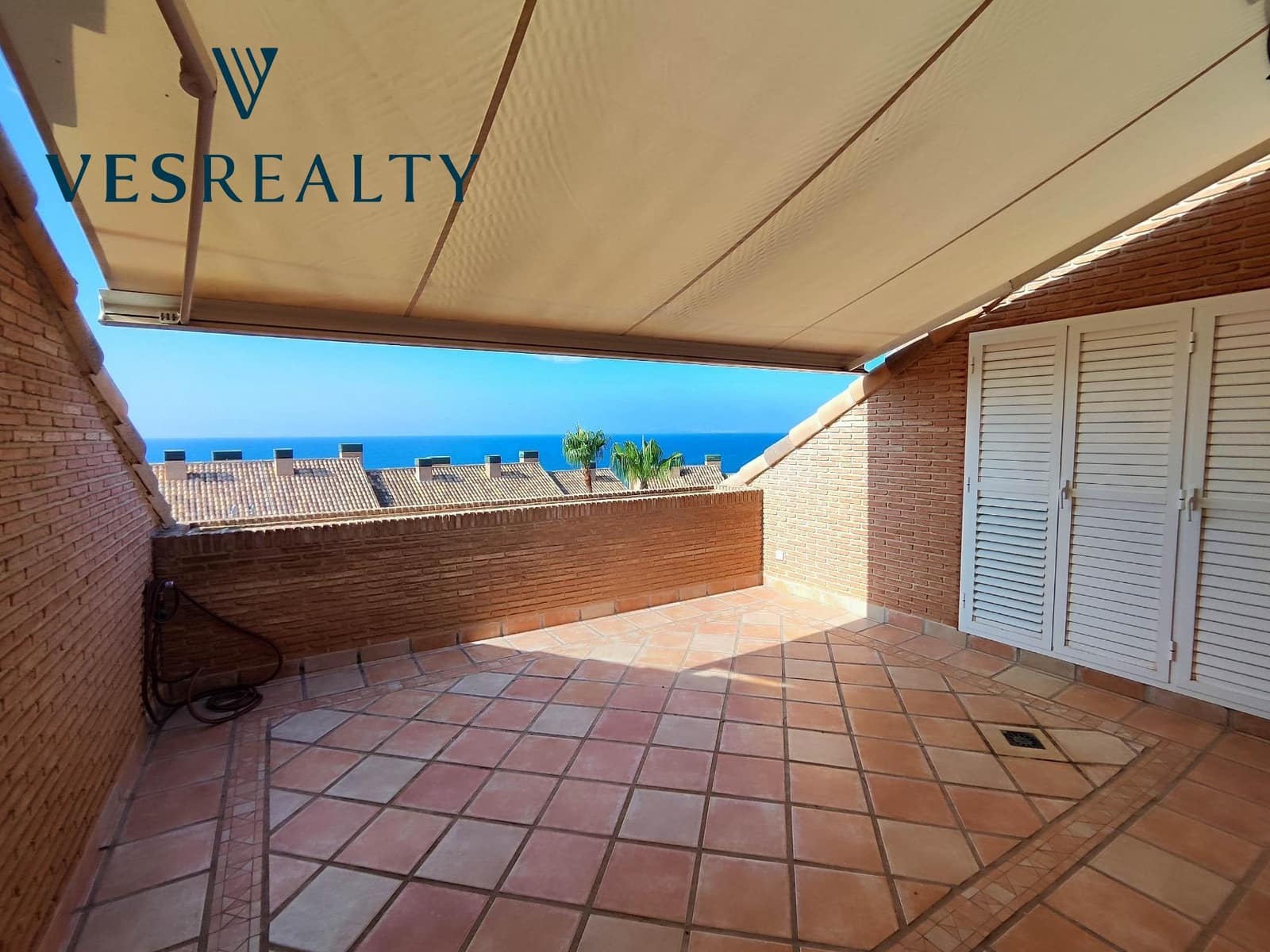 12 soveværelse Rækkehus til salg i Playa de San Juan med swimmingpool - € 1.145.000 (Ref: 8944694)