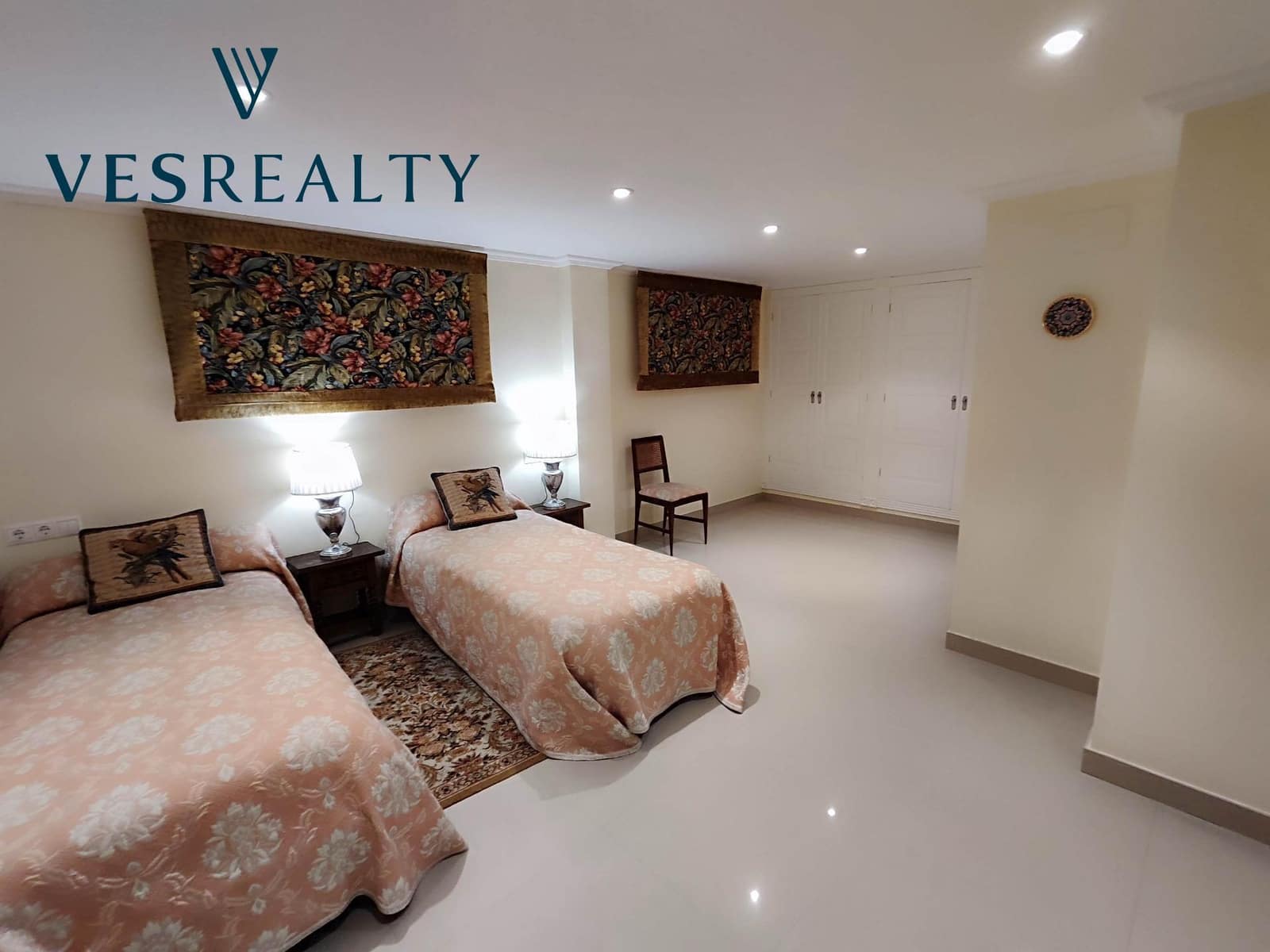 12 soveværelse Rækkehus til salg i Playa de San Juan med swimmingpool - € 1.145.000 (Ref: 8944694)