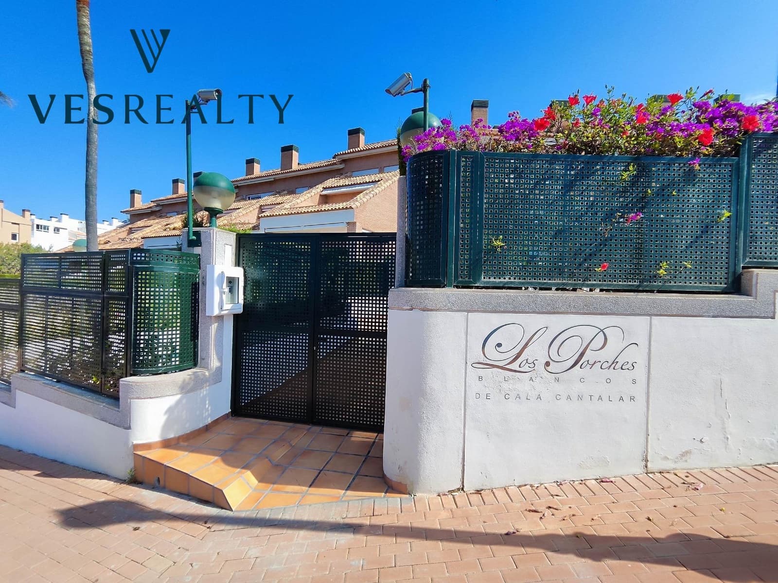 12 soveværelse Rækkehus til salg i Playa de San Juan med swimmingpool - € 1.145.000 (Ref: 8944694)