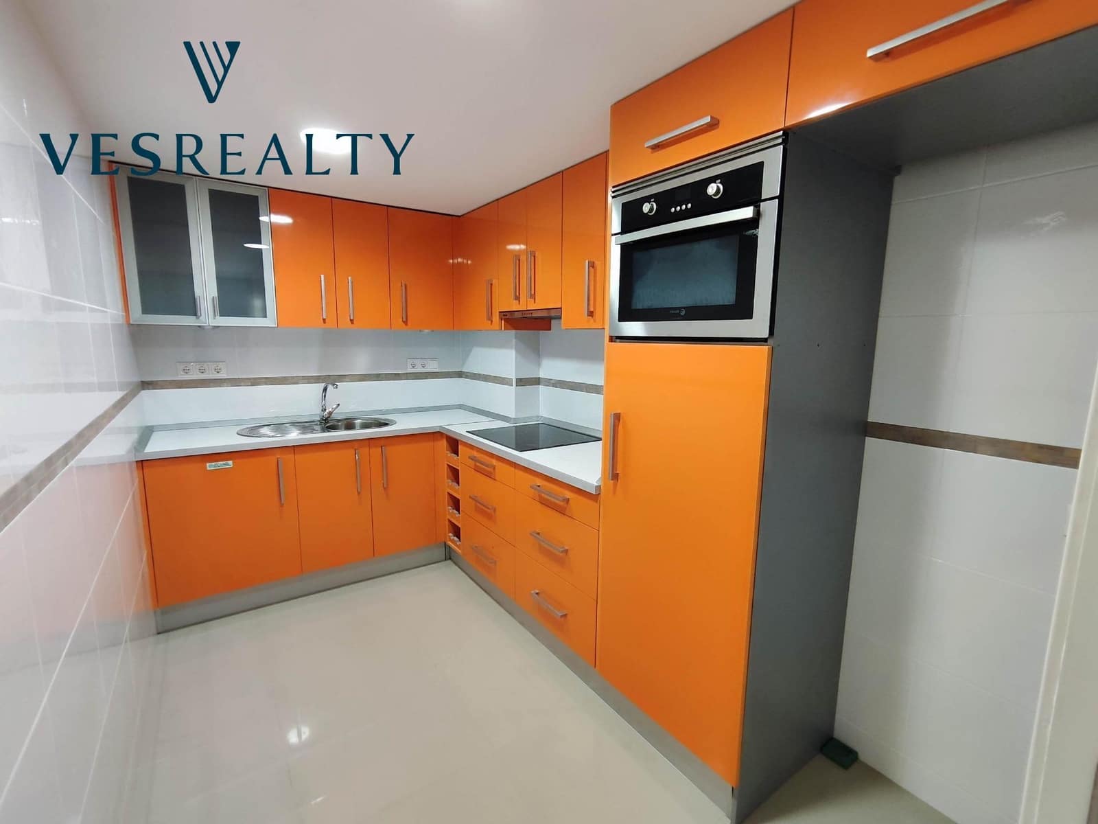 12 soveværelse Rækkehus til salg i Playa de San Juan med swimmingpool - € 1.145.000 (Ref: 8944694)