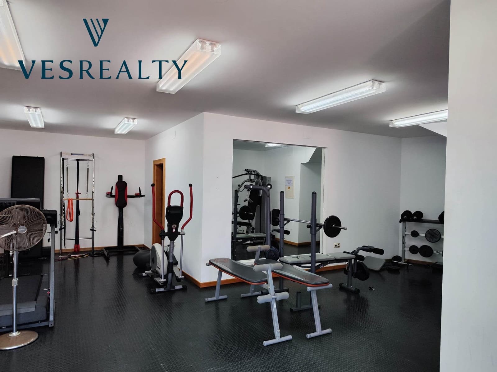 12 soveværelse Rækkehus til salg i Playa de San Juan med swimmingpool - € 1.145.000 (Ref: 8944694)