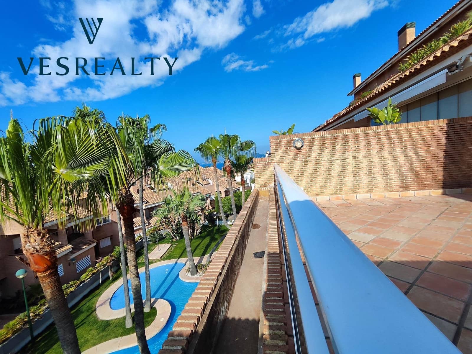 12 soveværelse Rækkehus til salg i Playa de San Juan med swimmingpool - € 1.145.000 (Ref: 8944694)