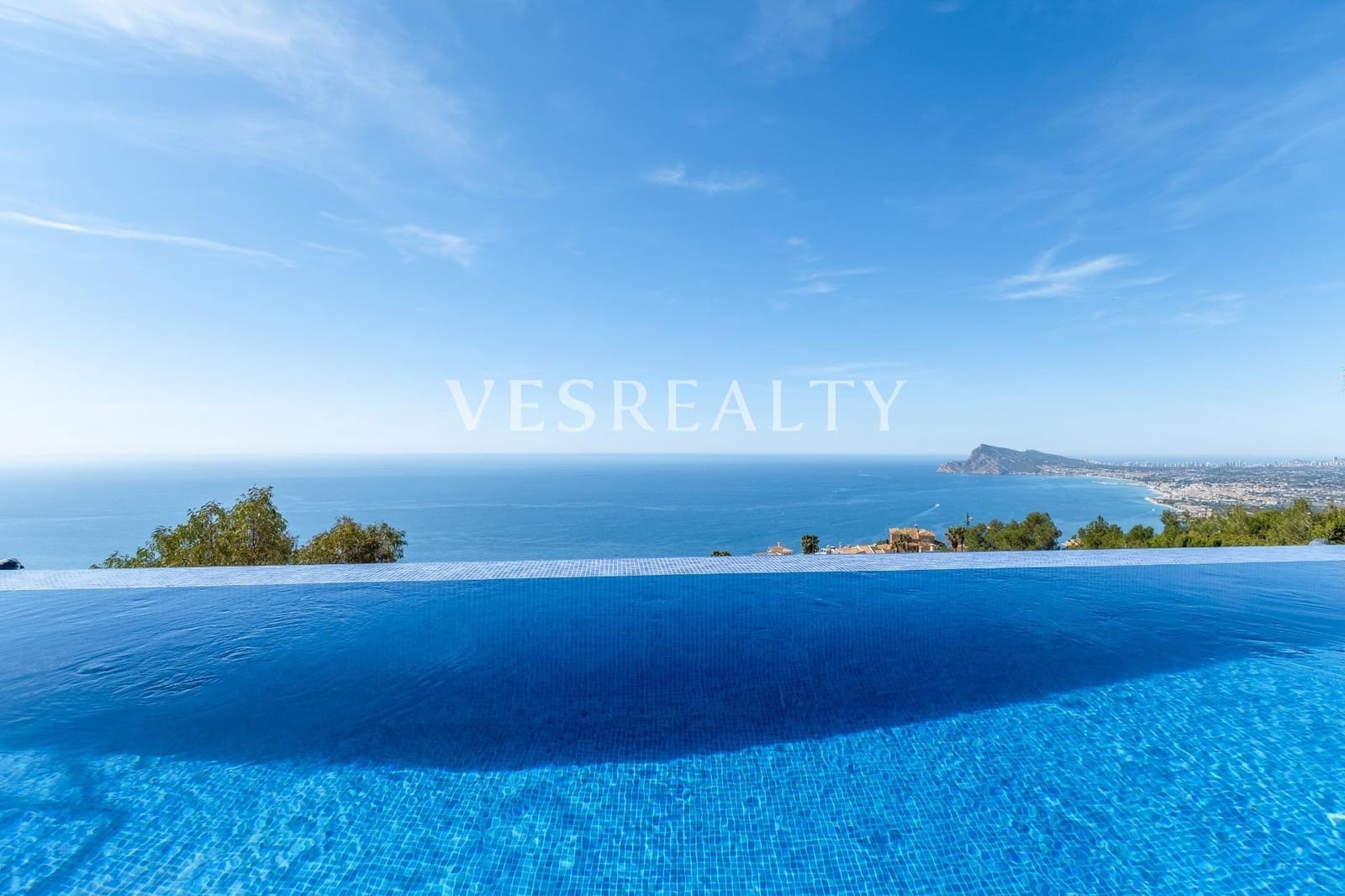 Chalet de 3 habitaciones en Altea en venta con piscina - 2.490.000 € (Ref: 8944716)