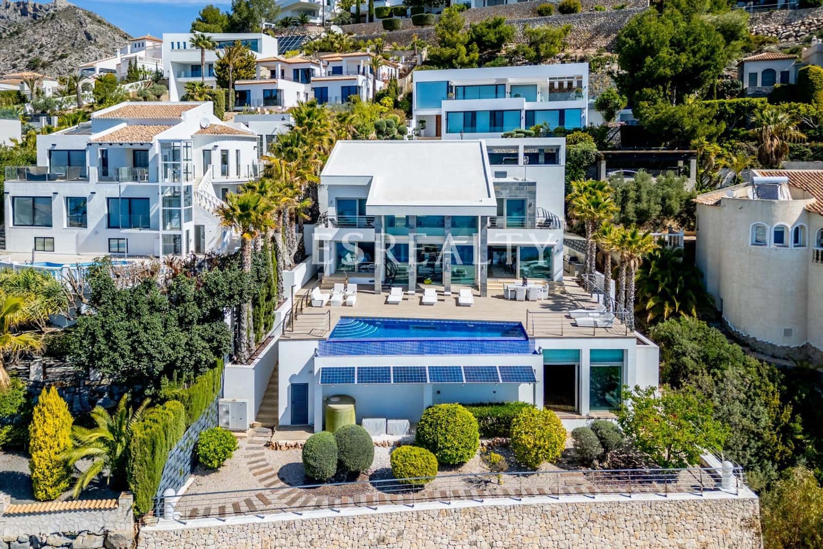 Chalet de 3 habitaciones en Altea en venta con piscina - 2.490.000 € (Ref: 8944716)