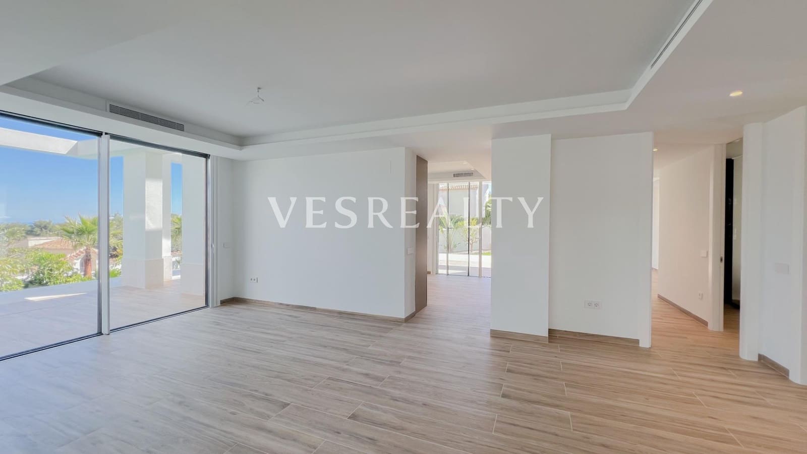 4 makuuhuone Huvila myytävänä paikassa Benissa mukana uima-altaan 
autotalli - 2 260 000 € (Ref: 8944723)