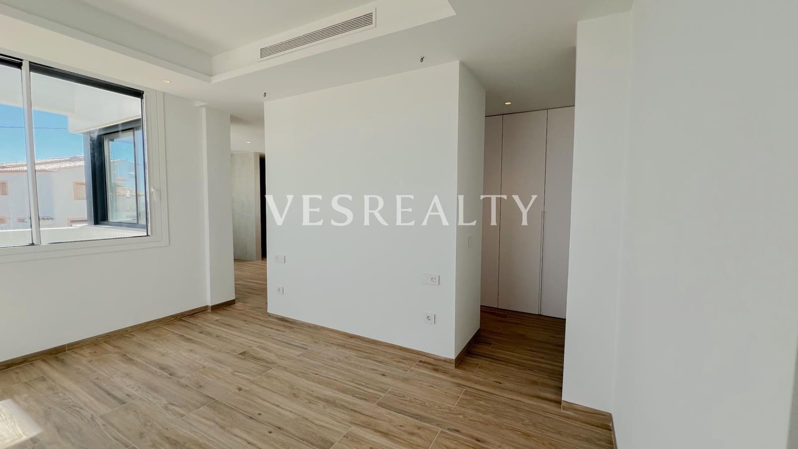 4 makuuhuone Huvila myytävänä paikassa Benissa mukana uima-altaan 
autotalli - 2 260 000 € (Ref: 8944723)