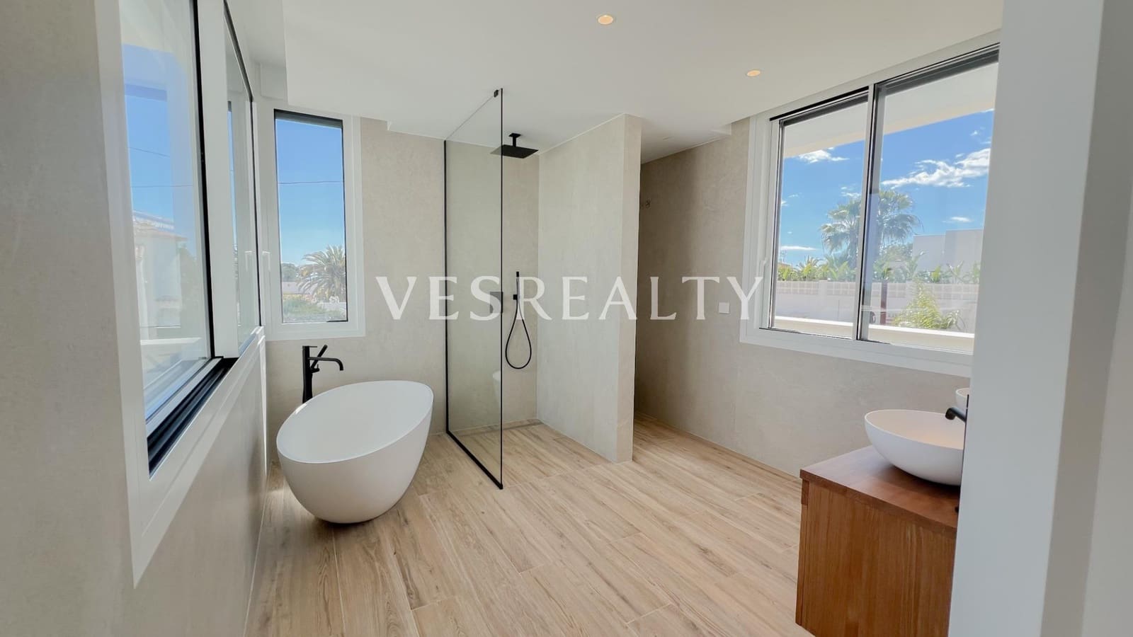 4 makuuhuone Huvila myytävänä paikassa Benissa mukana uima-altaan 
autotalli - 2 260 000 € (Ref: 8944723)