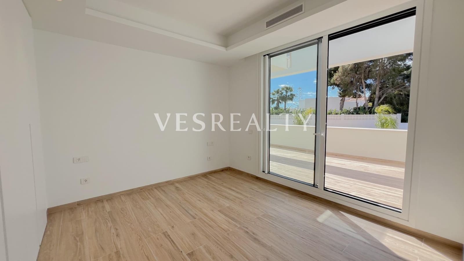 4 makuuhuone Huvila myytävänä paikassa Benissa mukana uima-altaan 
autotalli - 2 260 000 € (Ref: 8944723)