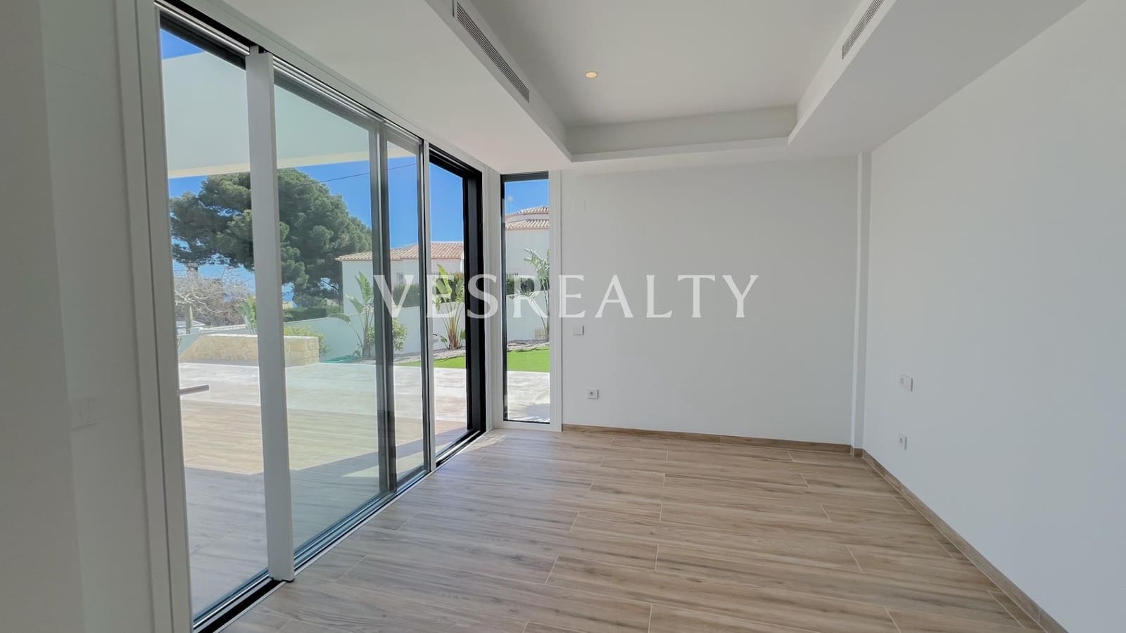 4 makuuhuone Huvila myytävänä paikassa Benissa mukana uima-altaan 
autotalli - 2 260 000 € (Ref: 8944723)