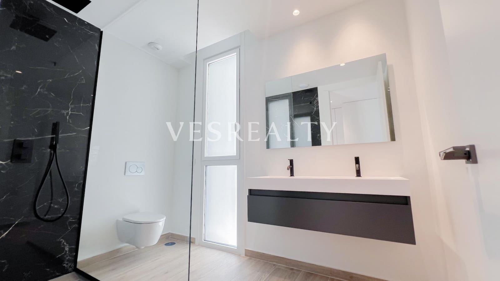 4 makuuhuone Huvila myytävänä paikassa Benissa mukana uima-altaan 
autotalli - 2 260 000 € (Ref: 8944723)