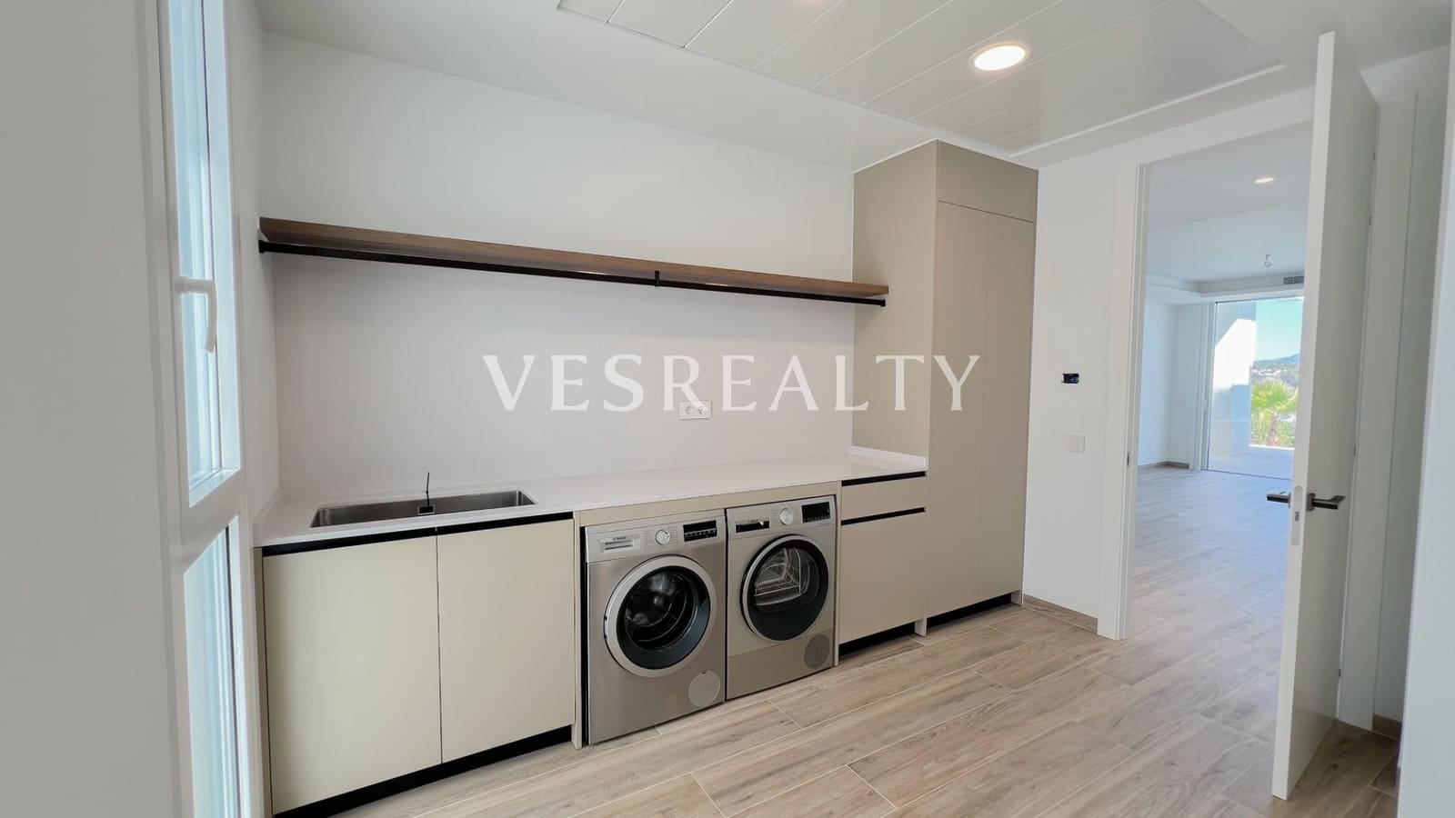 4 makuuhuone Huvila myytävänä paikassa Benissa mukana uima-altaan 
autotalli - 2 260 000 € (Ref: 8944723)