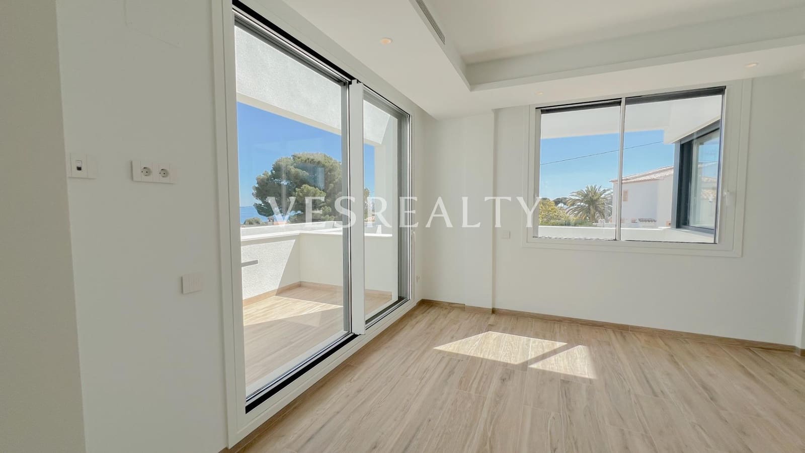 4 makuuhuone Huvila myytävänä paikassa Benissa mukana uima-altaan 
autotalli - 2 260 000 € (Ref: 8944723)