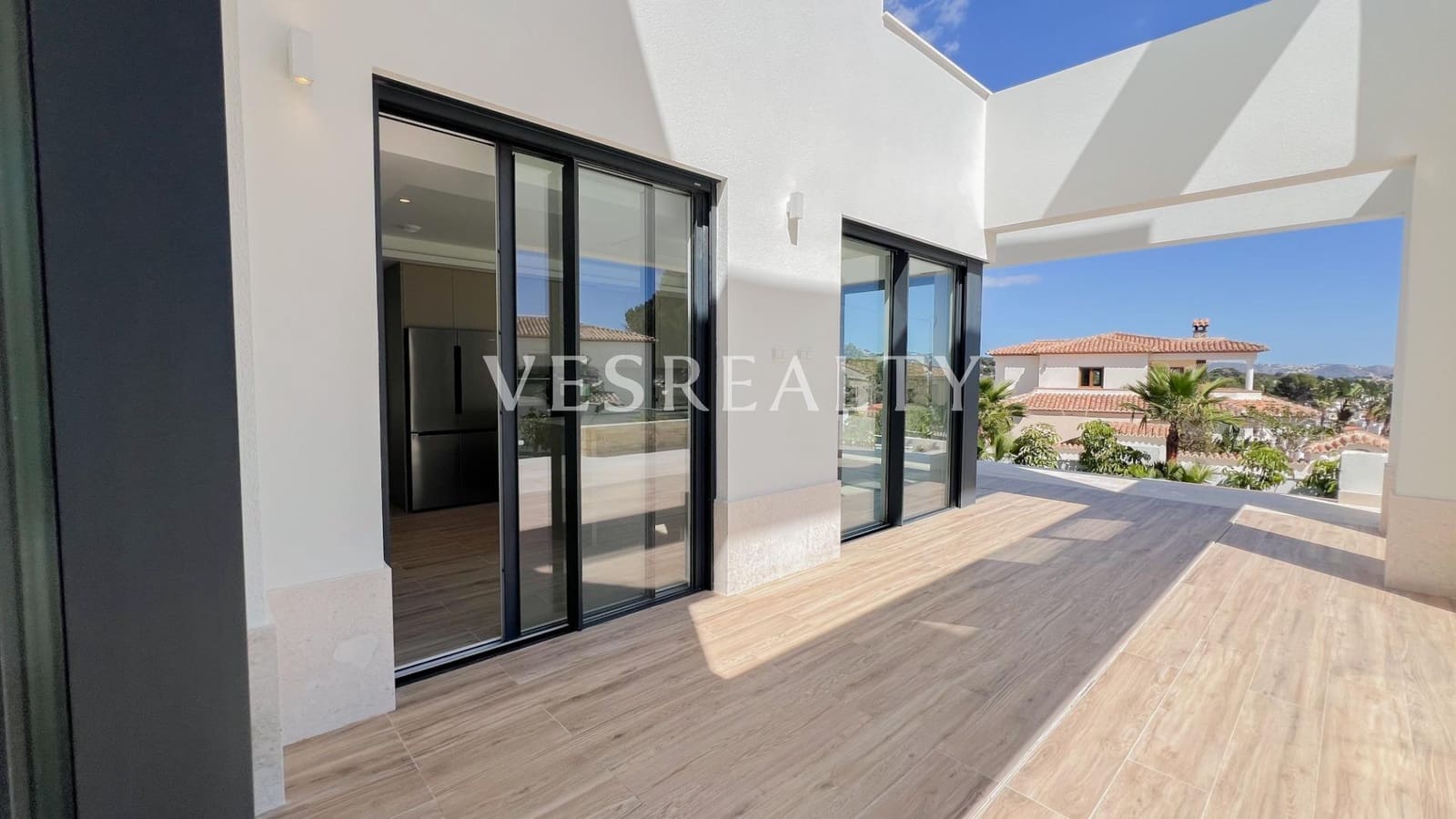 4 makuuhuone Huvila myytävänä paikassa Benissa mukana uima-altaan 
autotalli - 2 260 000 € (Ref: 8944723)