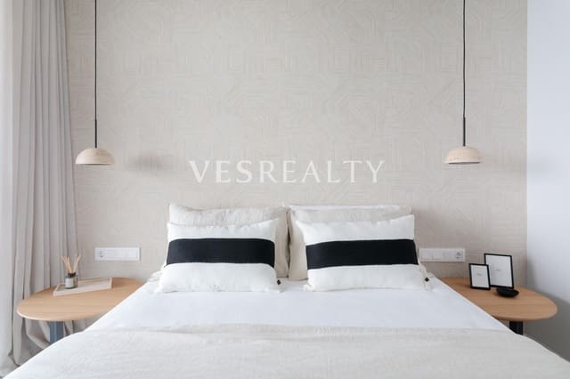 Piso de 2 habitaciones en Benidorm en venta con piscina garaje - 690.000 € (Ref: 8944732)