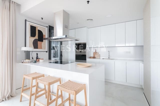 Piso de 2 habitaciones en Benidorm en venta con piscina garaje - 690.000 € (Ref: 8944732)