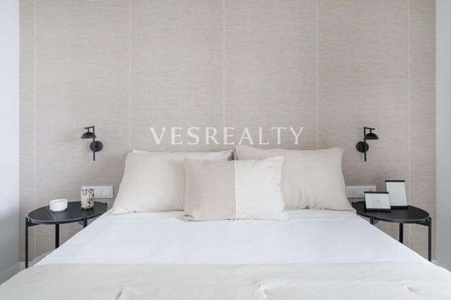 Piso de 2 habitaciones en Benidorm en venta con piscina garaje - 690.000 € (Ref: 8944732)