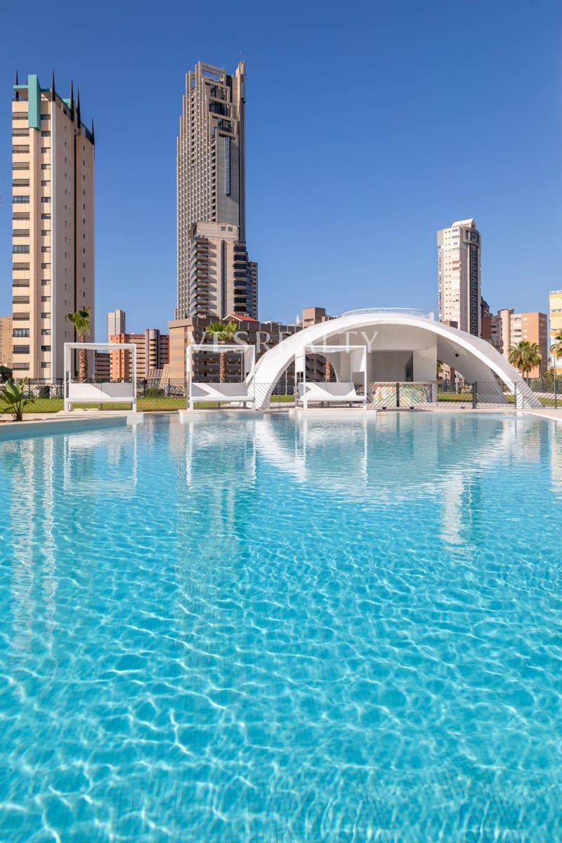 2 bedroom Flat for sale in Benidorm with pool garage - € 700,000 (Ref: 8944733)