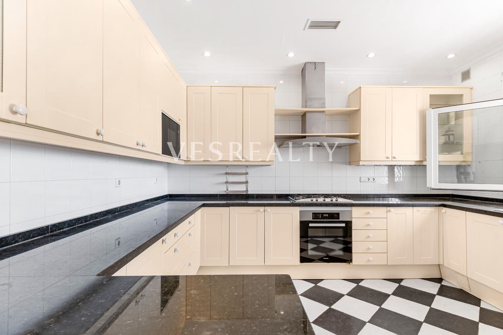 7 quarto Moradia para venda em Playa de San Juan com piscina garagem - 5 300 000 € (Ref: 8944735)