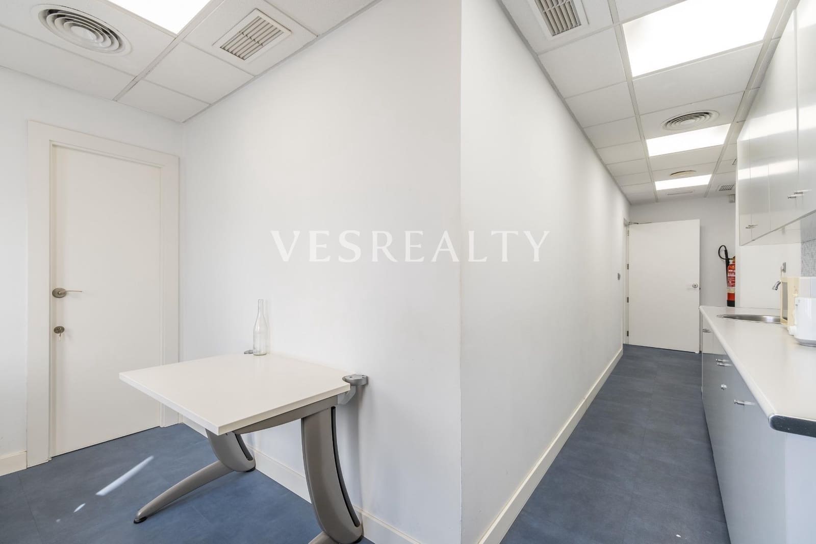 4 soveværelse Kontor til salg i Alicante by - € 750.000 (Ref: 8944742)