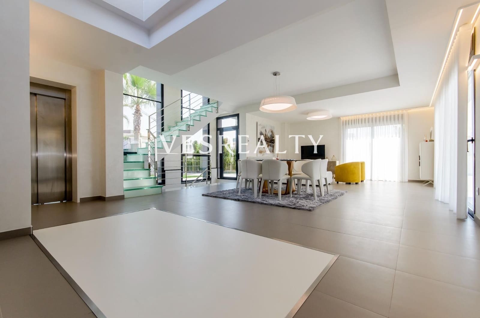 3 bedroom Villa for sale in Campoamor with pool garage - € 1,375,000 (Ref: 8944748)