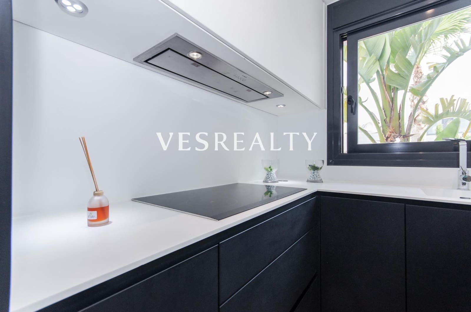 3 bedroom Villa for sale in Campoamor with pool garage - € 1,375,000 (Ref: 8944748)