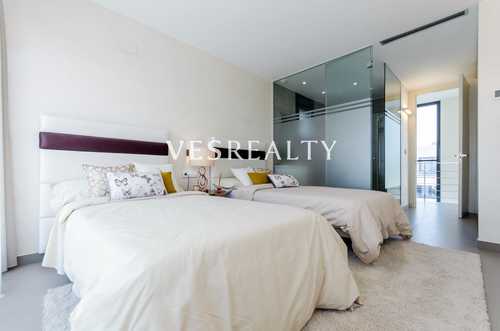 3 bedroom Villa for sale in Campoamor with pool garage - € 1,375,000 (Ref: 8944748)