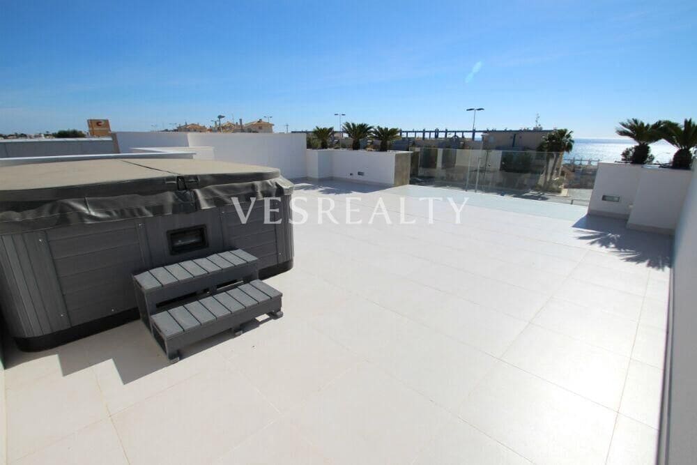 4 Zimmer Villa zu verkaufen in Campoamor mit Pool - 1.175.000 € (Ref: 8944750)