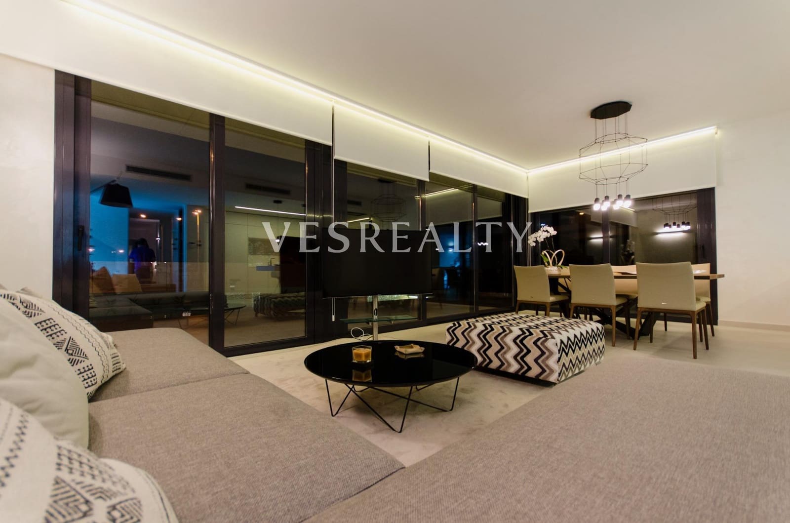 4 Zimmer Villa zu verkaufen in Campoamor mit Pool - 1.175.000 € (Ref: 8944750)