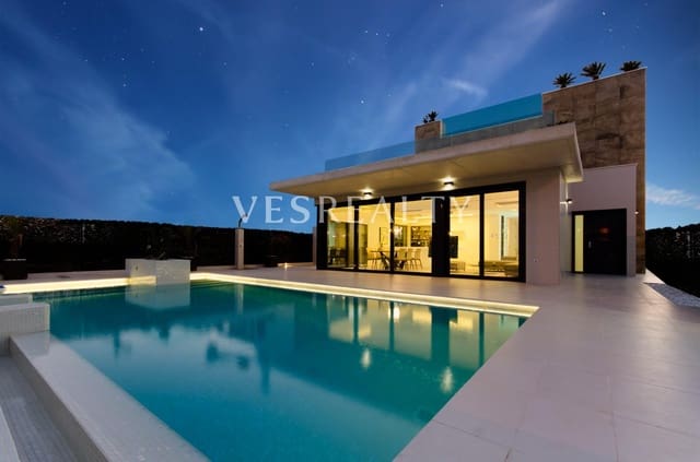 4 soveværelse Villa til salg i Campoamor, Orihuela med swimmingpool - € 1.175.000 (Ref: 8944750)